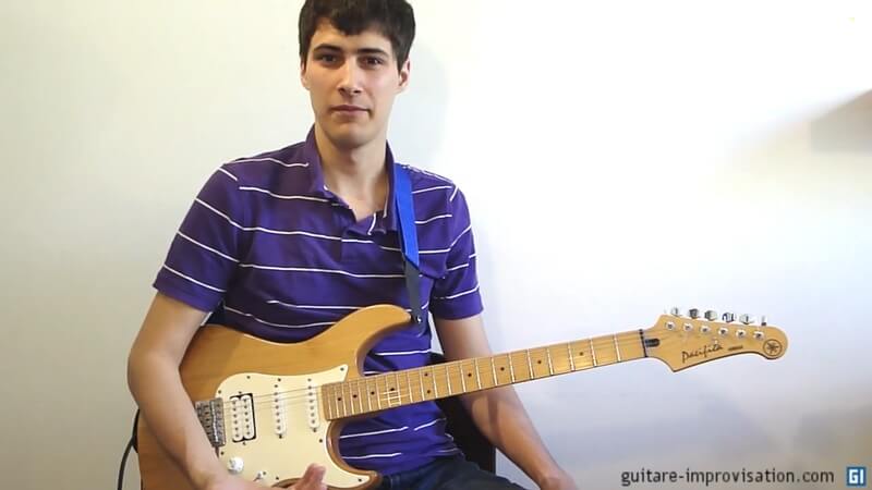 Une de mes premières vidéos (2011) avec ma première guitare