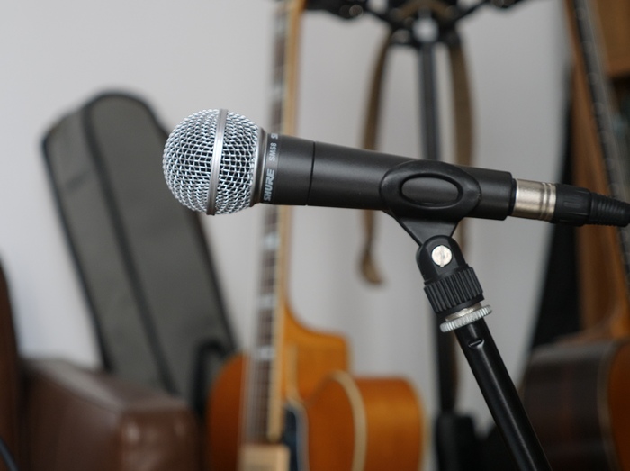 Le SM58 de Shure : il y a mieux pour enregistrer une guitare acoustique